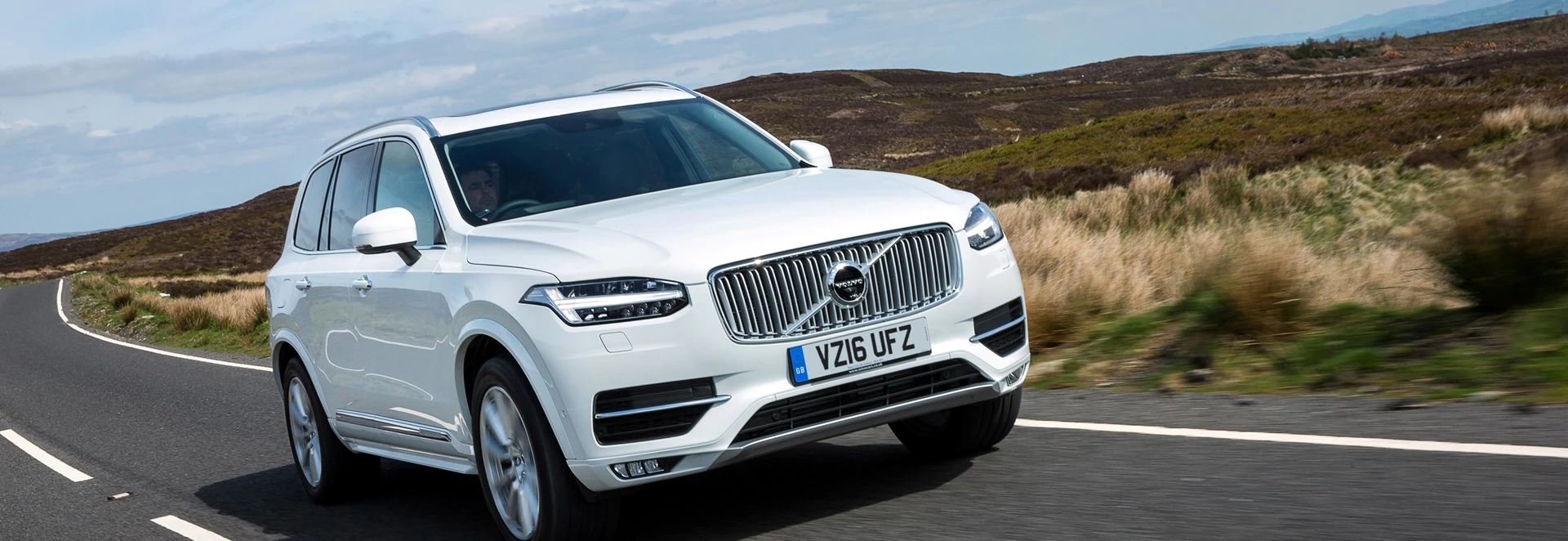 Volvo teams up with Uber to develop autonomous cars 